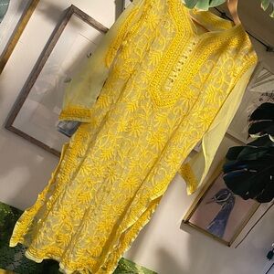 Beautiful lemon yellow hand embroidered Kurta w/side slits sheer delicate